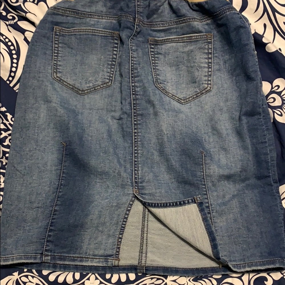 Distressed denim midi skirt - Picture 3 of 5
